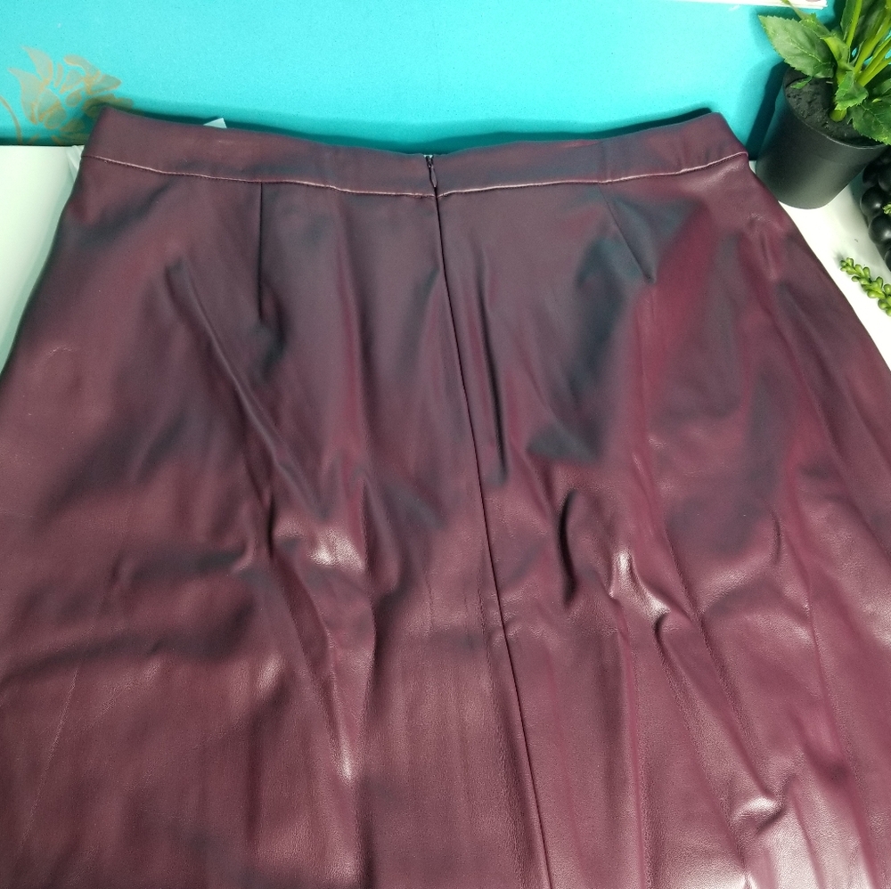 Liz Claiborne Faux Leather Skirt Wine Tasting Burgandy - Picture 3 of 10